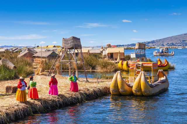 Descubre las islas y penínsulas del Lago Titicaca: historia y belleza natural